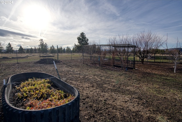 view of yard featuring a rural view