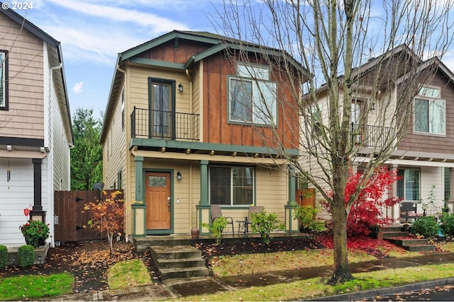 craftsman house featuring a balcony