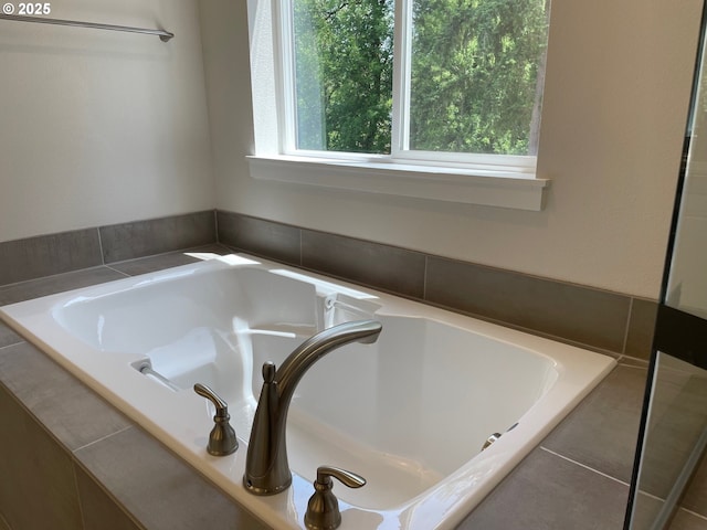 17344 SW Wapato Island Dr Unit 27, Sherwood, OR 97140 - bathroom with a bath