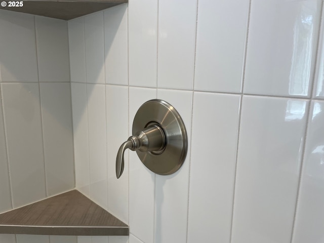 17344 SW Wapato Island Dr Unit 27, Sherwood, OR 97140 - detailed view of tiled shower