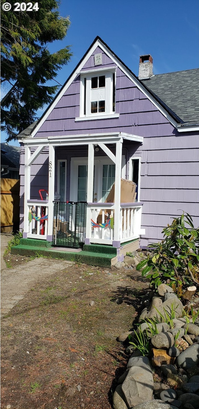 view of front of house featuring a porch