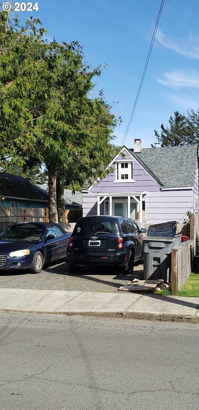 view of front of property