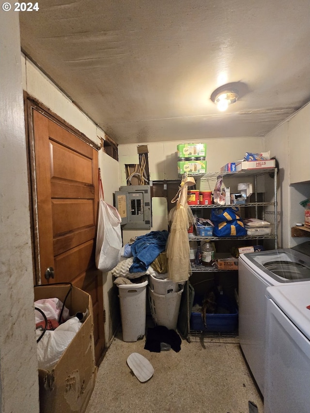 140 7th Ave, Sweet Home, OR 97386 - laundry room featuring washer and clothes dryer and electric panel
