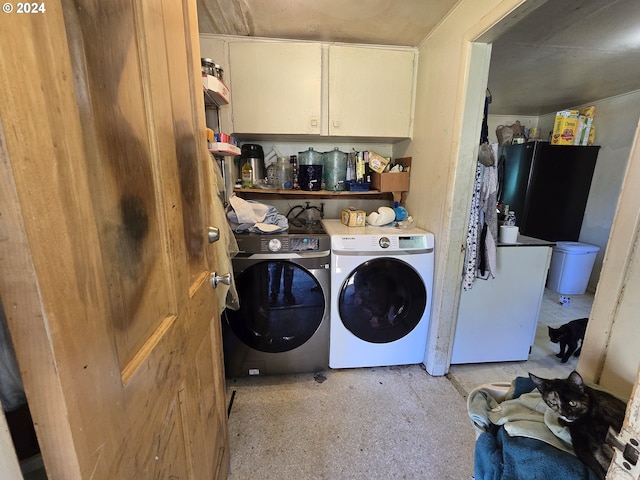 140 7th Ave, Sweet Home, OR 97386 - laundry room with washer and clothes dryer