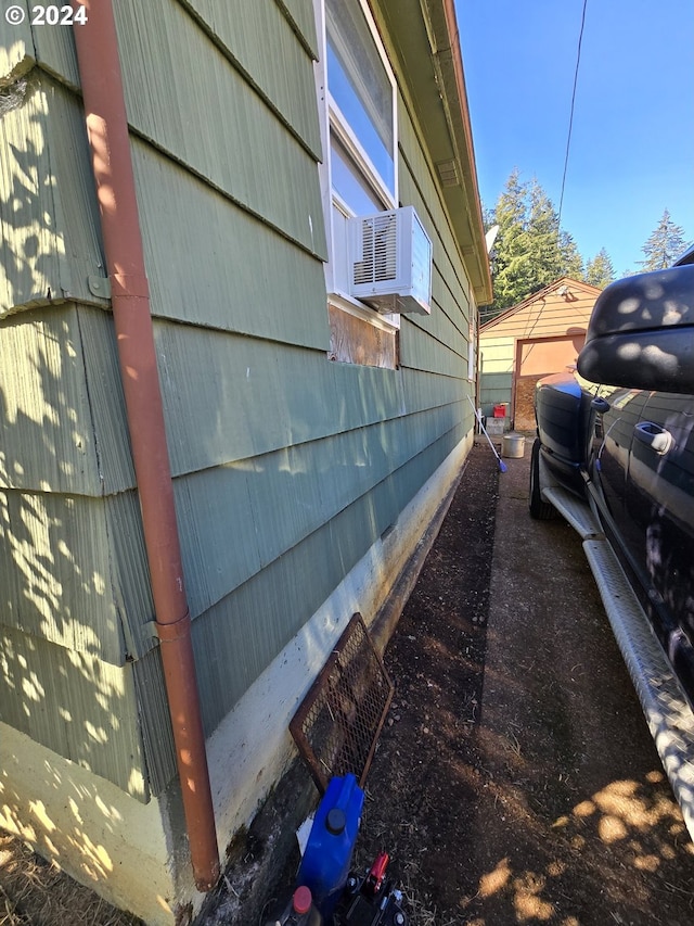 140 7th Ave, Sweet Home, OR 97386 - view of side of home featuring cooling unit