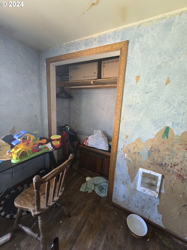 140 7th Ave, Sweet Home, OR 97386 - bedroom with hardwood / wood-style floors