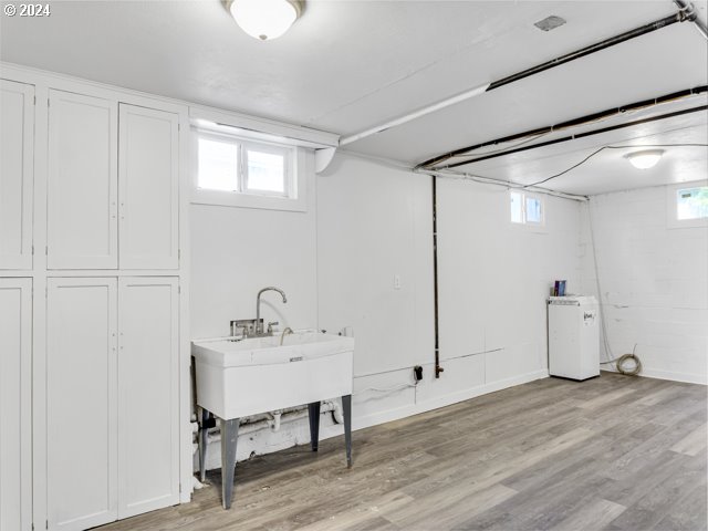 washroom featuring light wood-type flooring