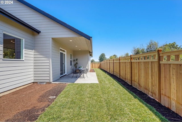 view of yard with a patio