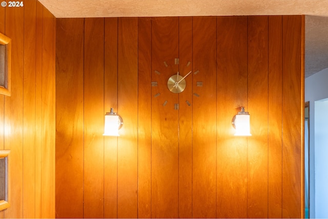 details featuring a textured ceiling