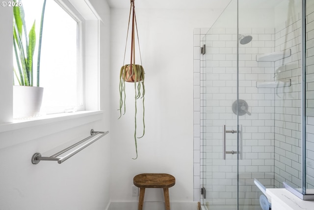 4524 NE 41st Ave, Portland, OR 97211 - full bath with a tile shower and baseboards
