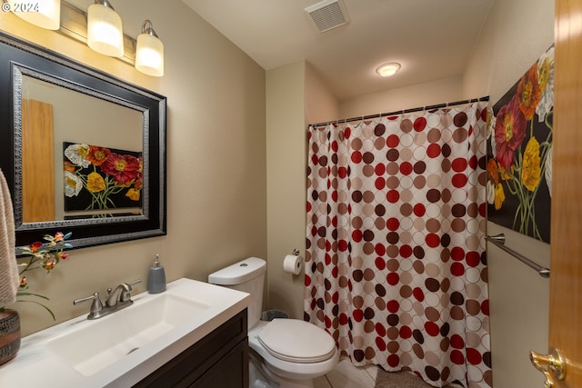 full bathroom with visible vents, toilet, vanity, and a shower with shower curtain