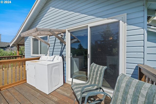 deck with independent washer and dryer