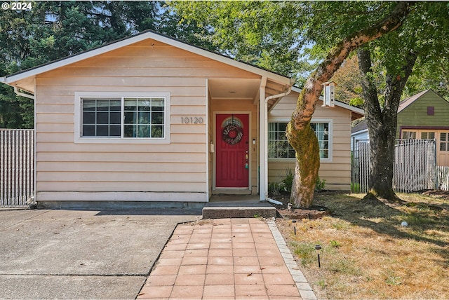 view of front of property