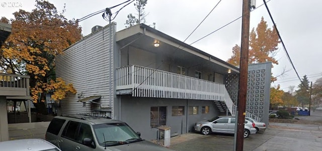 exterior space featuring a balcony