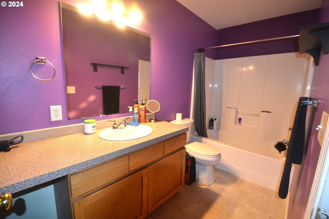 full bathroom featuring tile patterned flooring, vanity, shower / bathtub combination with curtain, and toilet