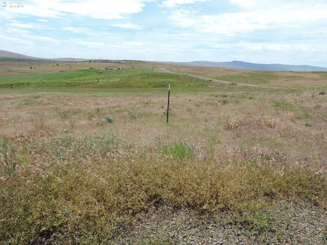 Listing photo 3 for 8 Peggy Ln, Goldendale WA 98620