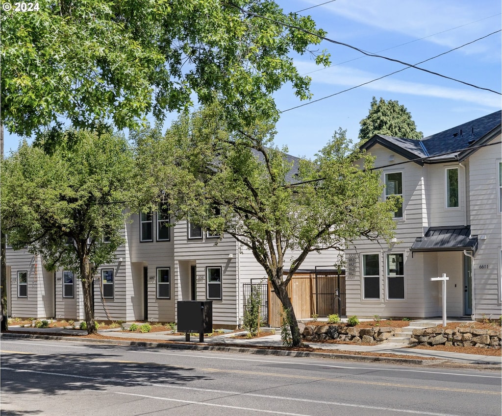 view of front of house