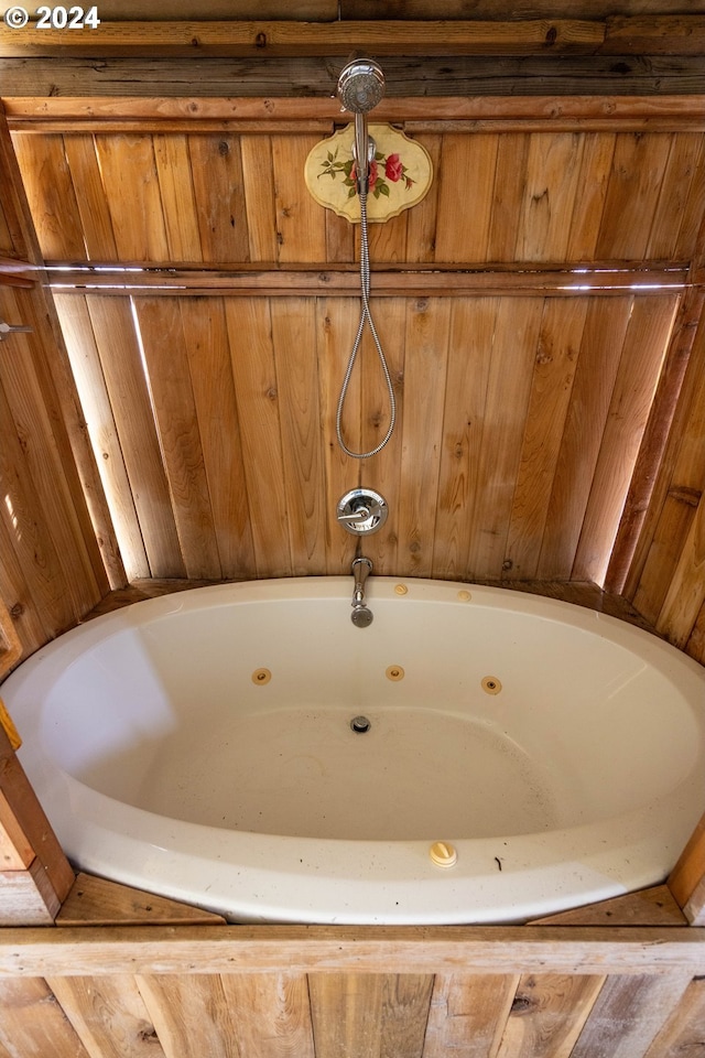 bathroom with a washtub