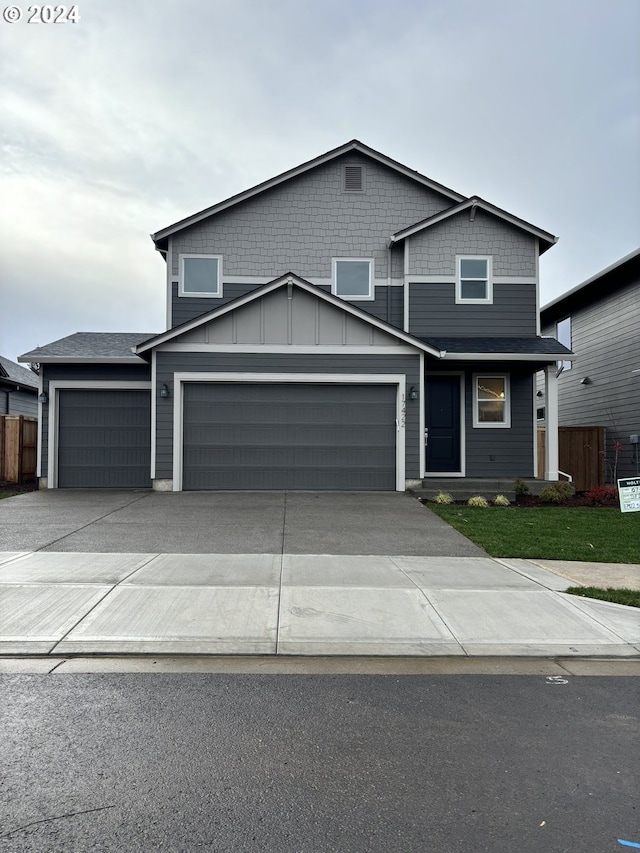 view of front facade featuring a garage