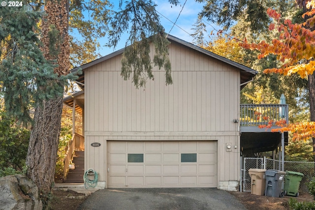 16081 Pearcy St, Lake Oswego, OR 97034 - garage with fence and asphalt driveway