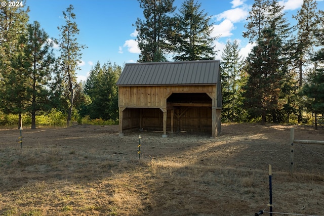 view of outbuilding