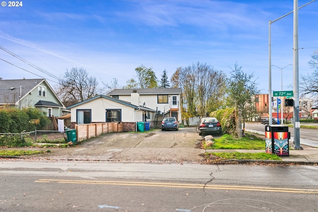 view of front of property