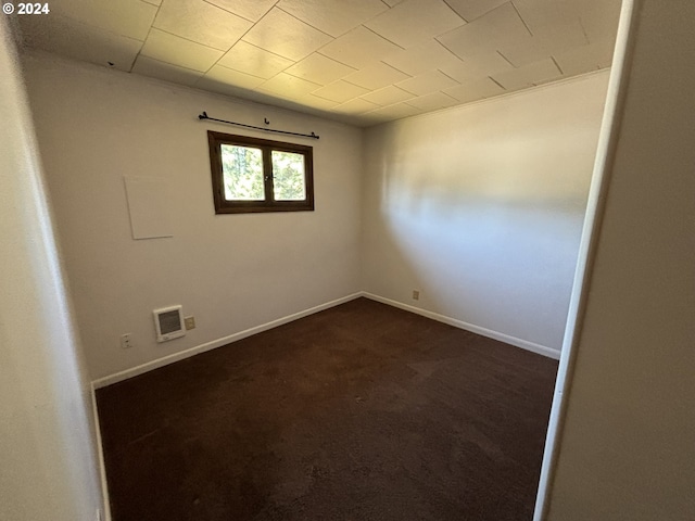 unfurnished room featuring carpet floors