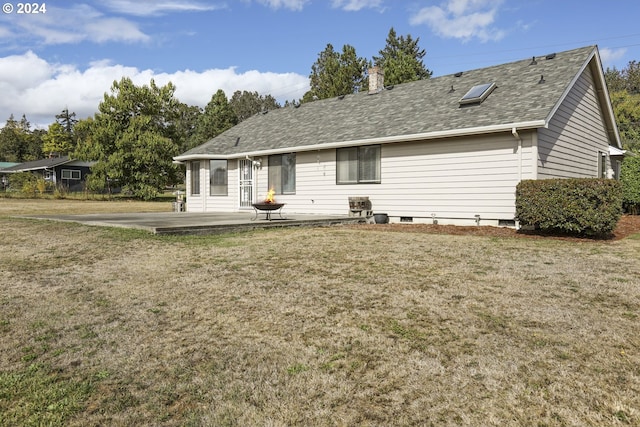 view of front of home with a front yard