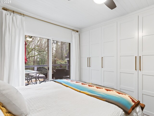 bedroom featuring ceiling fan