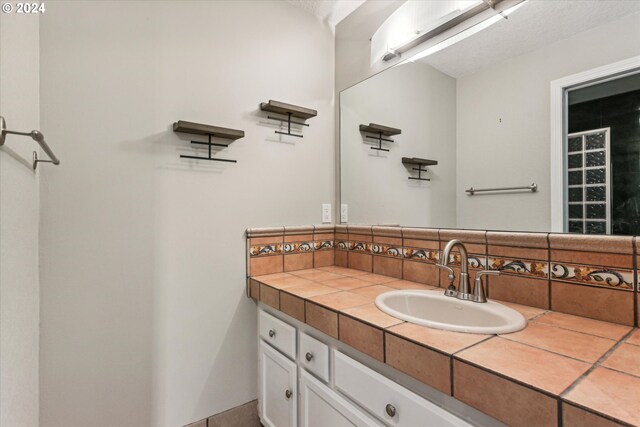 3320 NE 29th St, Gresham, OR 97030 - bathroom featuring vanity and backsplash