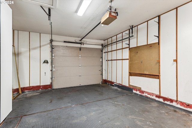 3320 NE 29th St, Gresham, OR 97030 - garage with a garage door opener