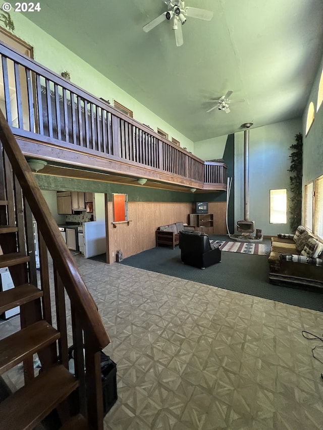 view of patio featuring ceiling fan