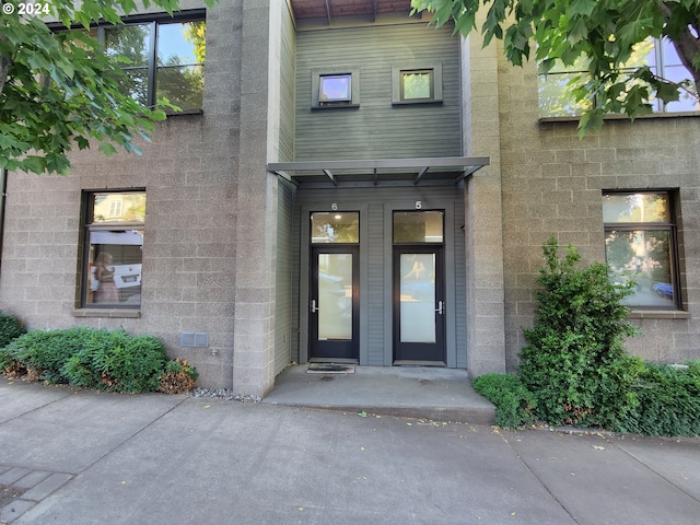 606 Cascade Ave Unit 6, Hood River, OR 97031 - view of property entrance