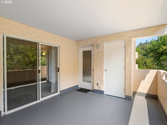 6605 W Burnside Rd Unit 144, Portland, OR 97210 - view of patio with a balcony
