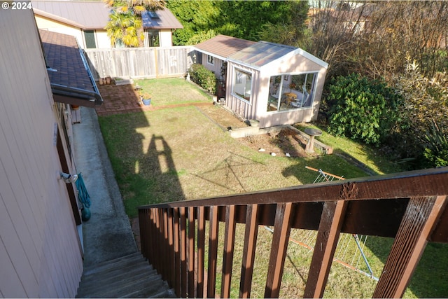 view of yard with an outdoor structure