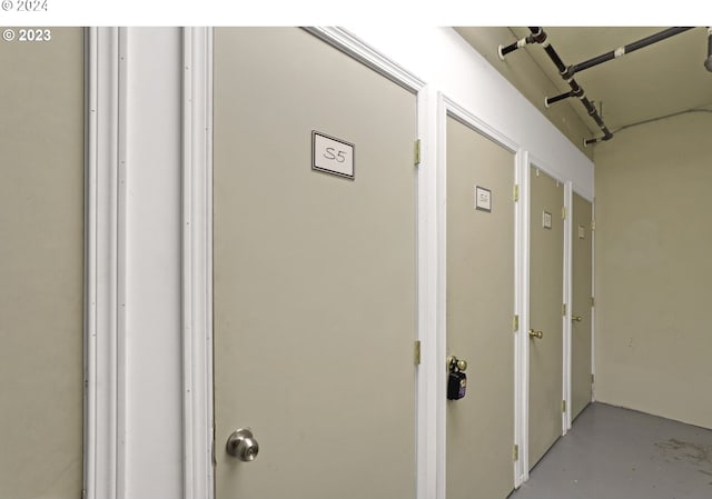 1104 SW Columbia St Unit 105, Portland, OR 97201 - hall featuring concrete floors