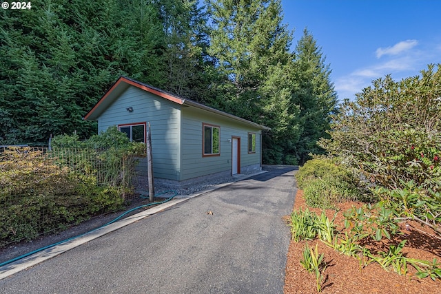 91235 N Bank Ln, Coquille, OR 97423 - exterior space featuring aphalt driveway