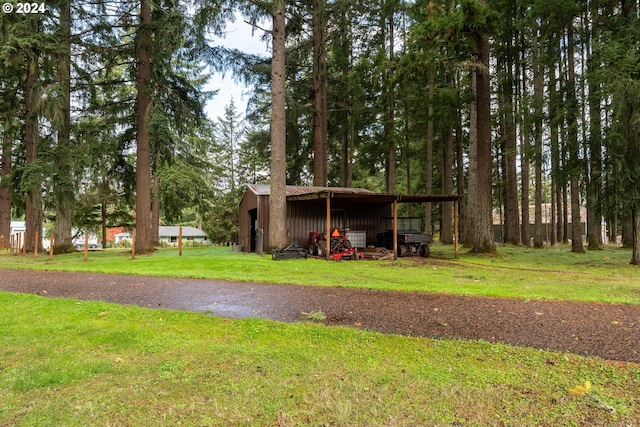 view of yard featuring a carport