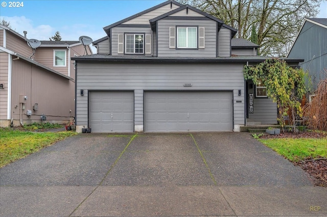 view of front facade featuring a garage