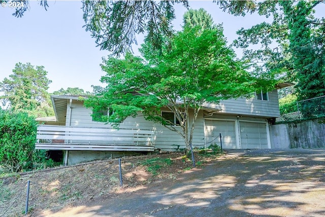 view of front of property featuring a garage