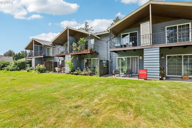1763 NE 19th St, Gresham, OR 97030 - balcony featuring a residential view