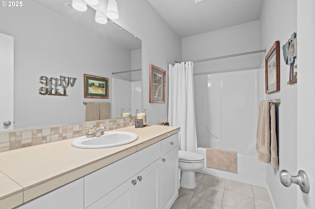 1010 NW 1st St, Dundee, OR 97115 - full bath with shower / bath combo, vanity, and toilet