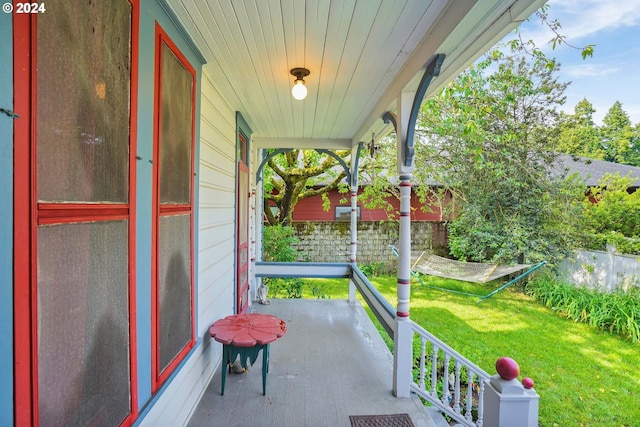 view of patio / terrace with covered porch