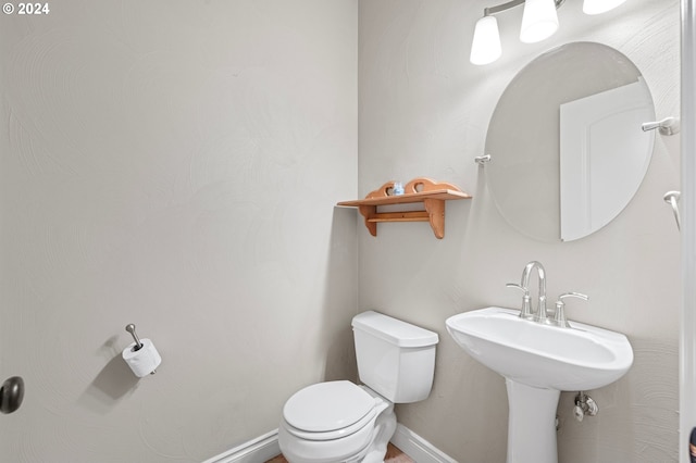2721 La Darrah St, Eugene, OR 97404 - half bath featuring toilet and baseboards