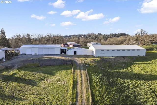 10685 Oak Dr SE, Salem, OR 97306 - view of yard featuring a garage