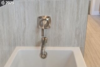 3404 River Heights Dr, Springfield, OR 97477 - detailed view of a tub and a shower