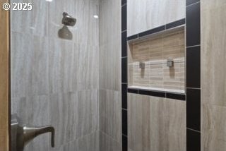3404 River Heights Dr, Springfield, OR 97477 - bathroom view of tiled shower