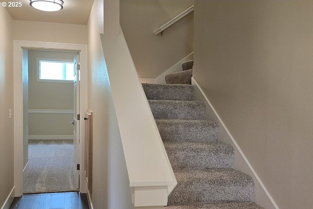 3404 River Heights Dr, Springfield, OR 97477 - staircase featuring baseboards