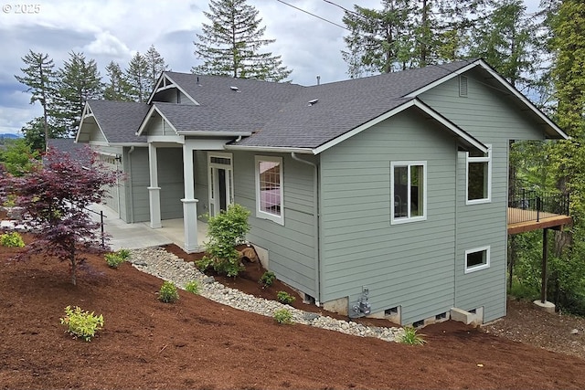 3404 River Heights Dr, Springfield, OR 97477 - view of side of home featuring a shingled roof