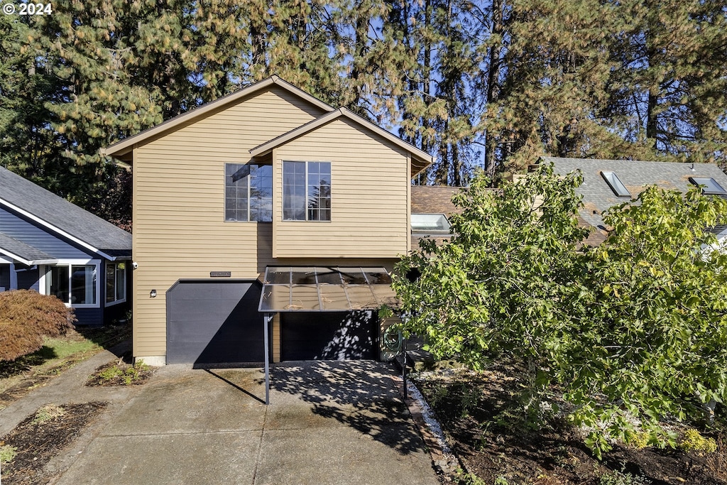 view of front of house with a garage